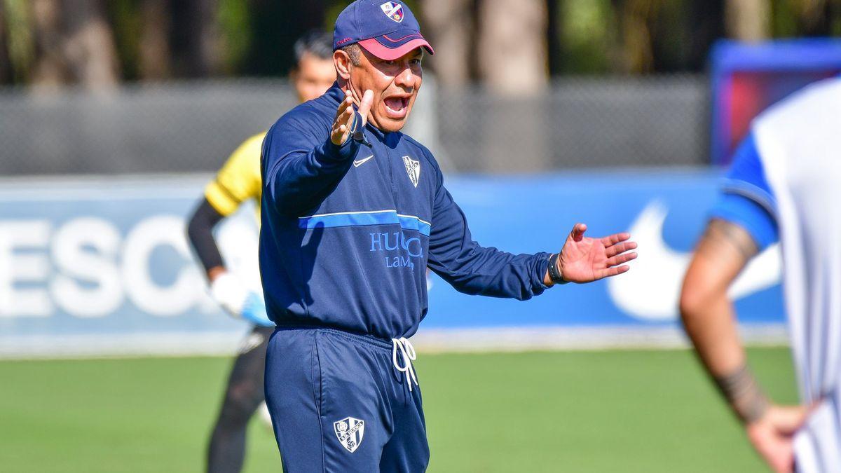 Ambriz, durante un entrenamiento del Huesca.