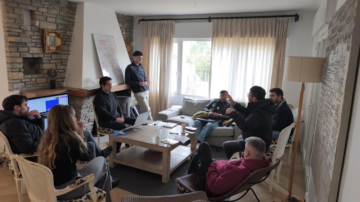 Una reunion del equipo Internacional de la empresa malagueña TuManag3r a inicios de este añ0 2026.