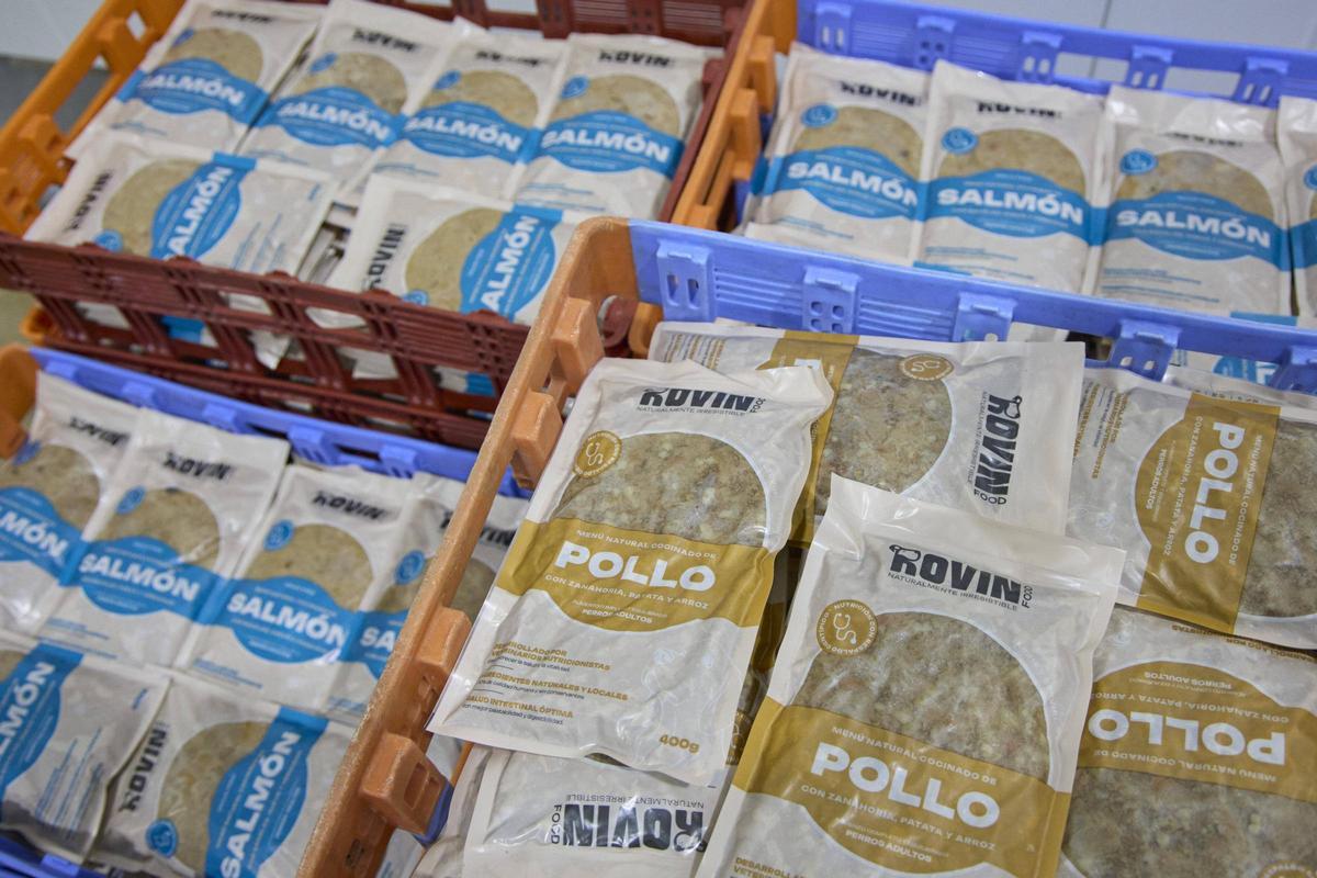 Alguns dels paquets del menjar de Rovinfood