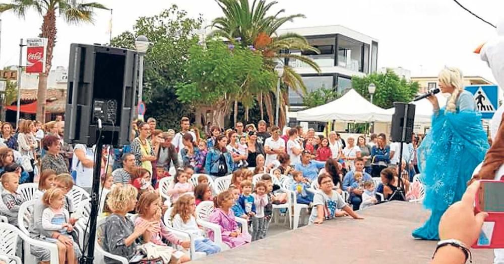 La Mostra de la Llampuga de Cala Rajada despacha hasta dos toneladas de pescado