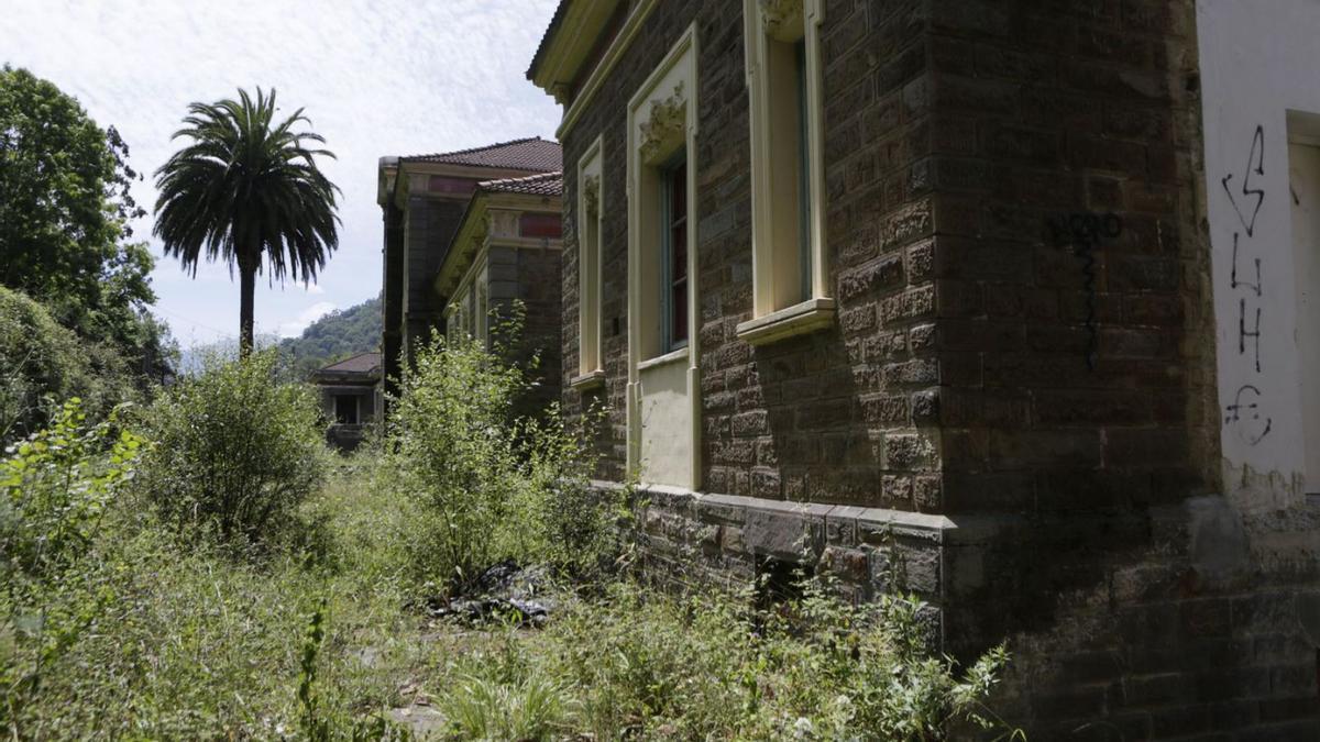 El Sanatorio de Bustiello se muere 