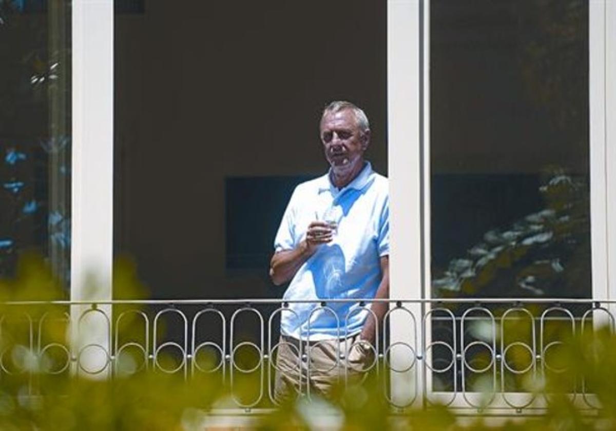 Johan Cruyff a l’entrada de la seva fundació, l’any 2009. Johan Cruyff a l’entrada de la seva fundació, l’any 2009.