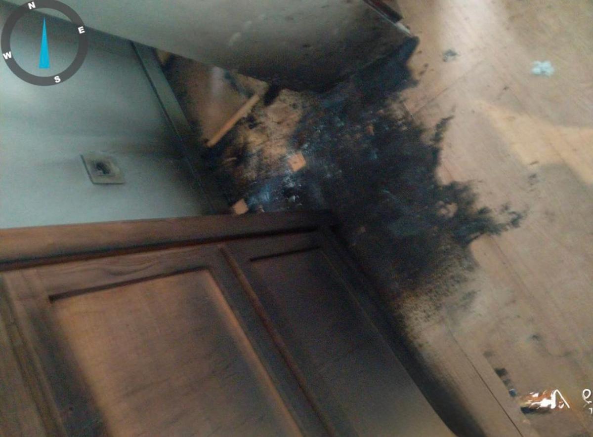 Una explosión de baterías de litio daña el muro de una vivienda en Rivas Vaciamadrid sin causar heridos.