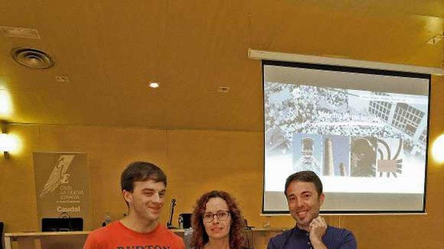 Juan Ponte, Marta Crestelo y Marcos Merino, en un acto del Club LA NUEVA ESPAÑA de las Cuencas en la Casa de Cultura.