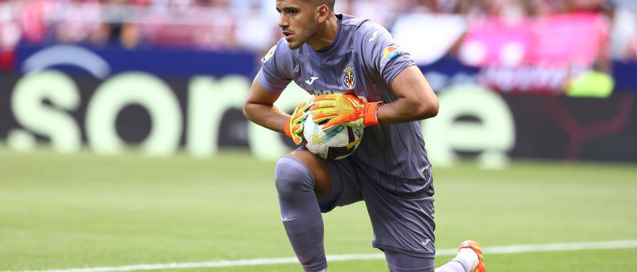 Rulli durante el partido ante el Atlético de Madrid.