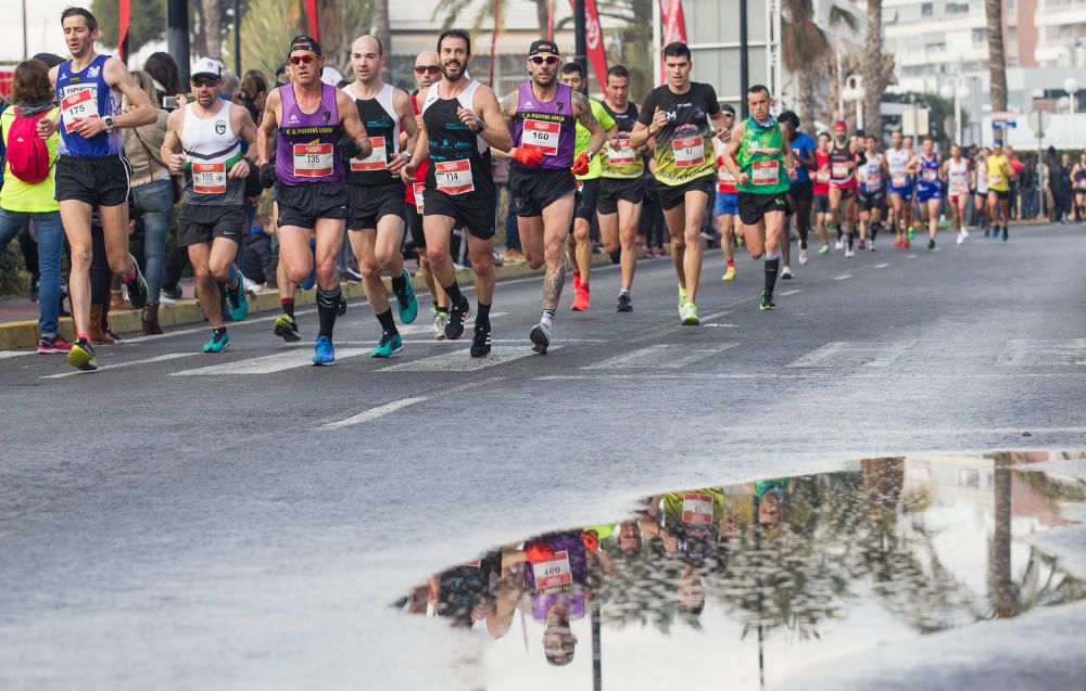 Las mejores imágenes de la 30 edición de la Media Maratón de Santa Pola