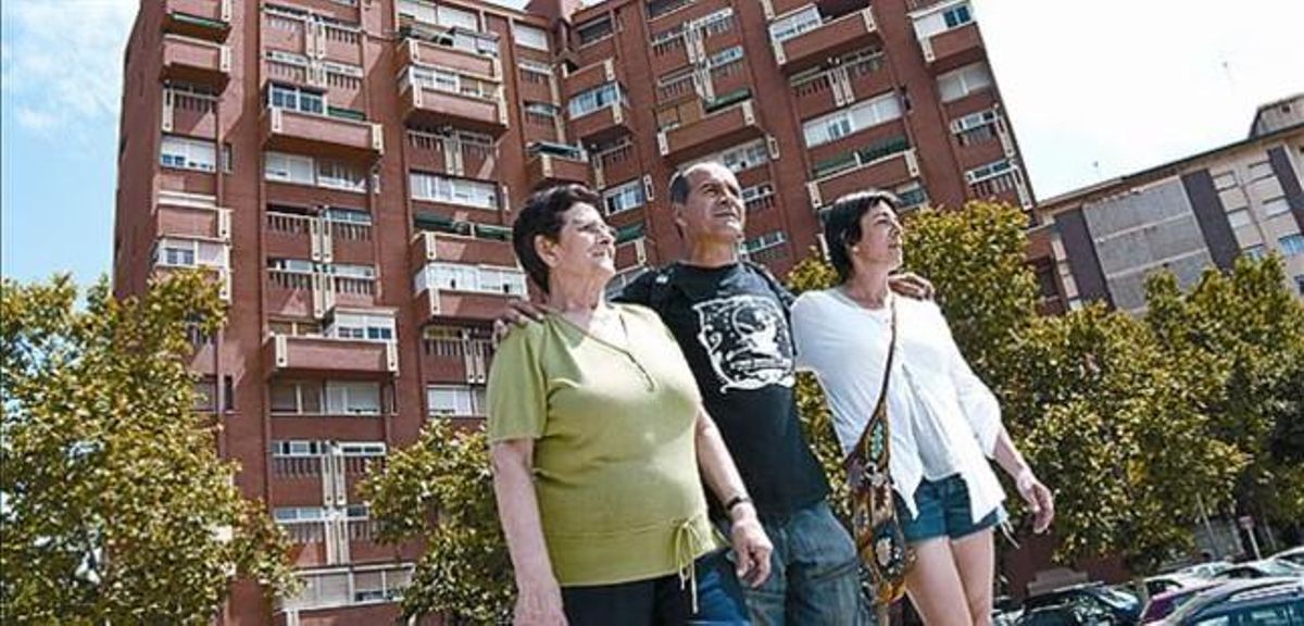 La torxa olímpica surfeja a les platges de Rio.