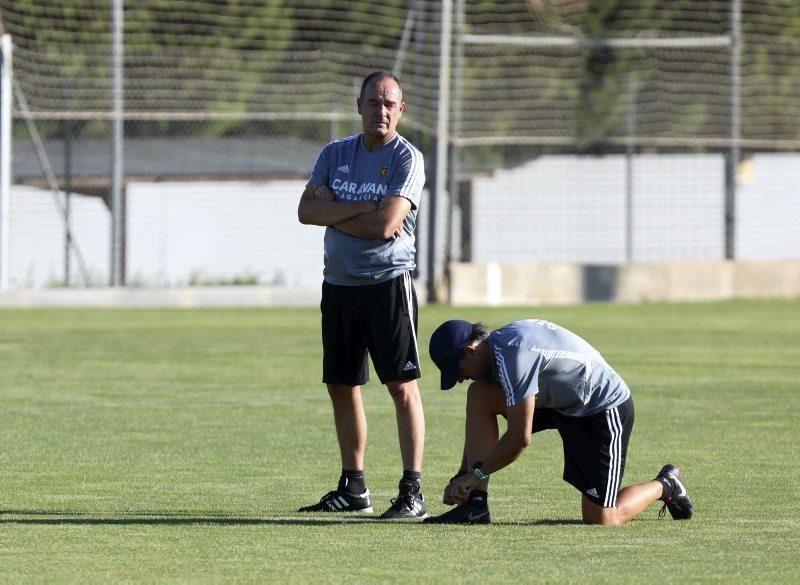 Entrenamiento del Real Zaragoza previo al partido de mañana