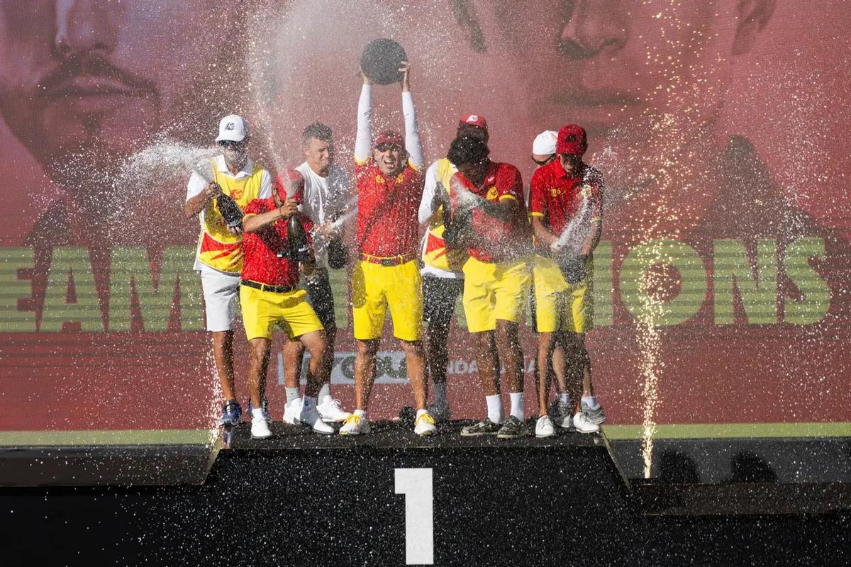 Los 'Fireballs' con Sergio García al frente, celebran la doble victoria en Valderrama