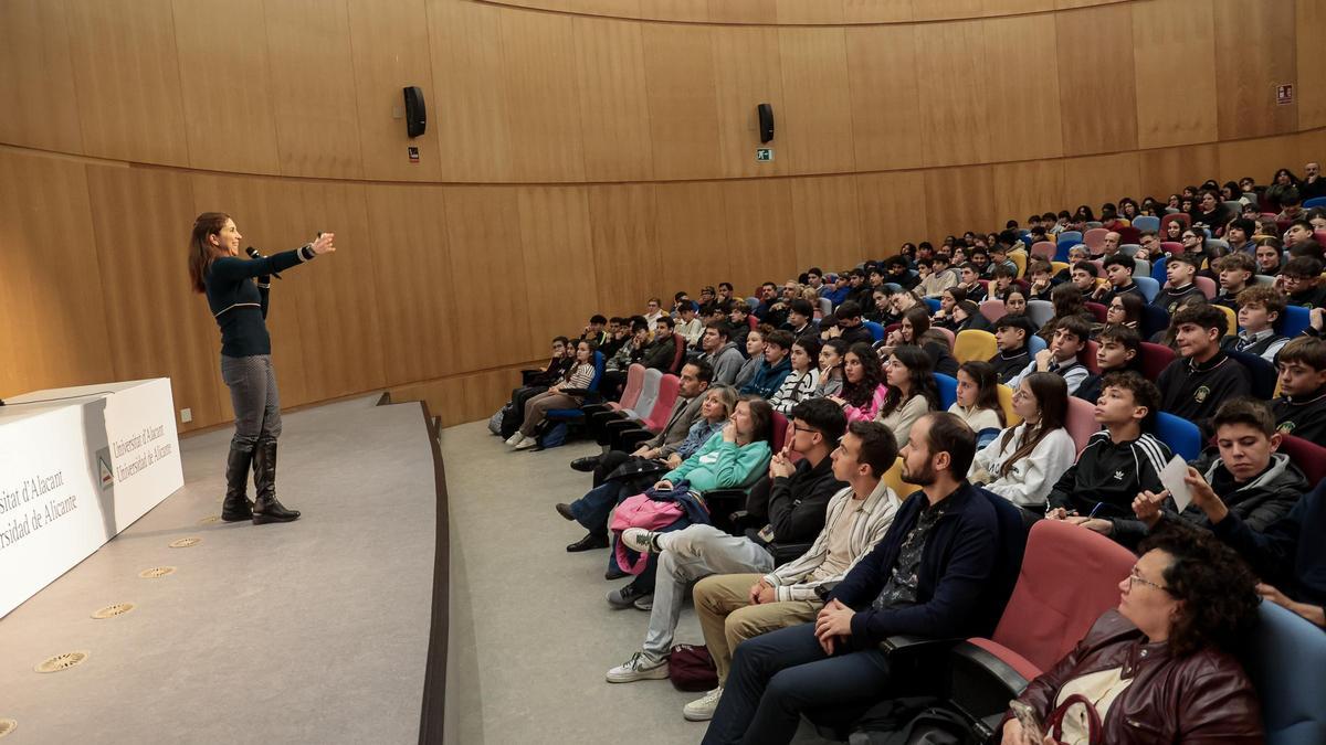 ELLIS Alicante y Fundación Gestamp acercan la Inteligencia Artificial a estudiantes de secundaria
