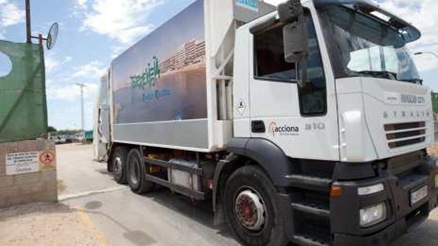 Imagen de la recogida de basura en Torrevieja.