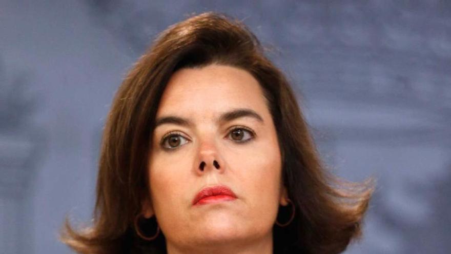 Soraya Sáenz de Santamaría, ayer, tras el Consejo de Ministros.