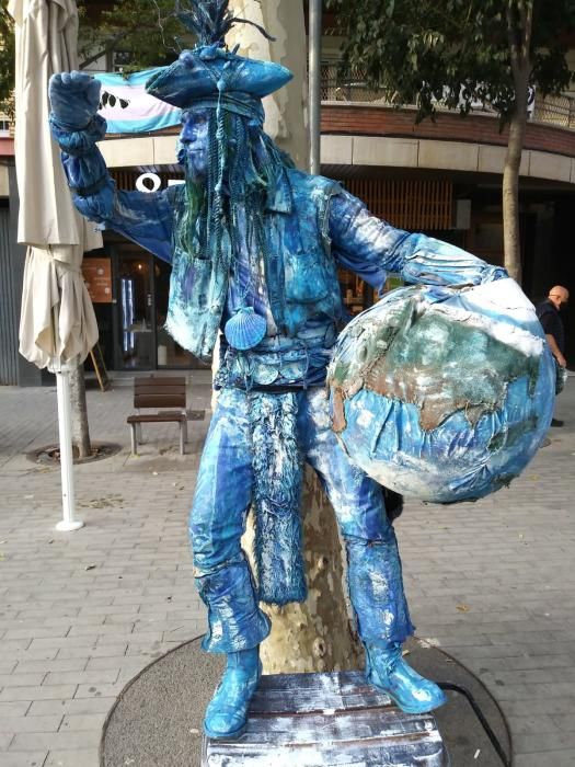 Una estàtua humana al Passeig de Manresa