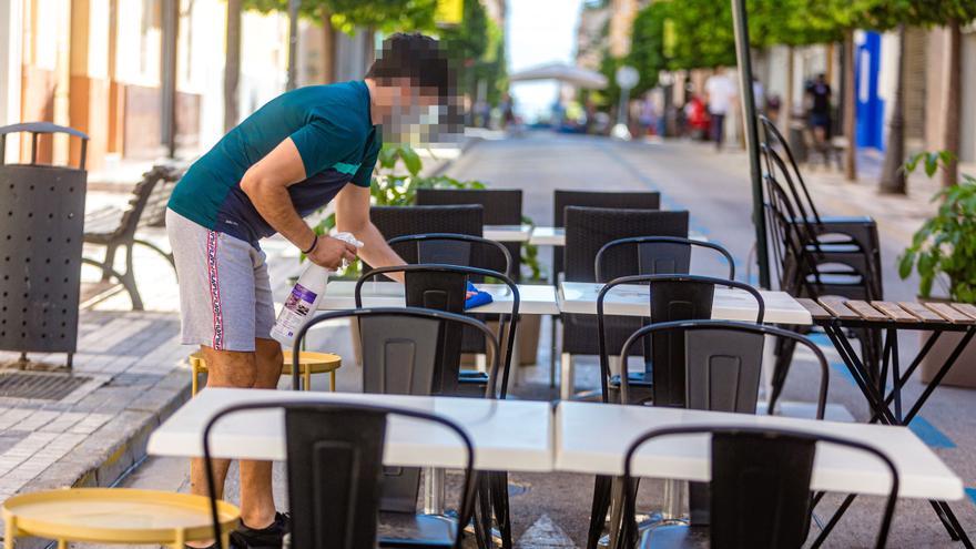 Ser joven en la provincia: trabajar por 500 euros al mes y vivir en casa