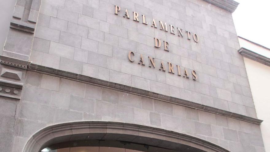 Exterior del Parlamento de Canarias.