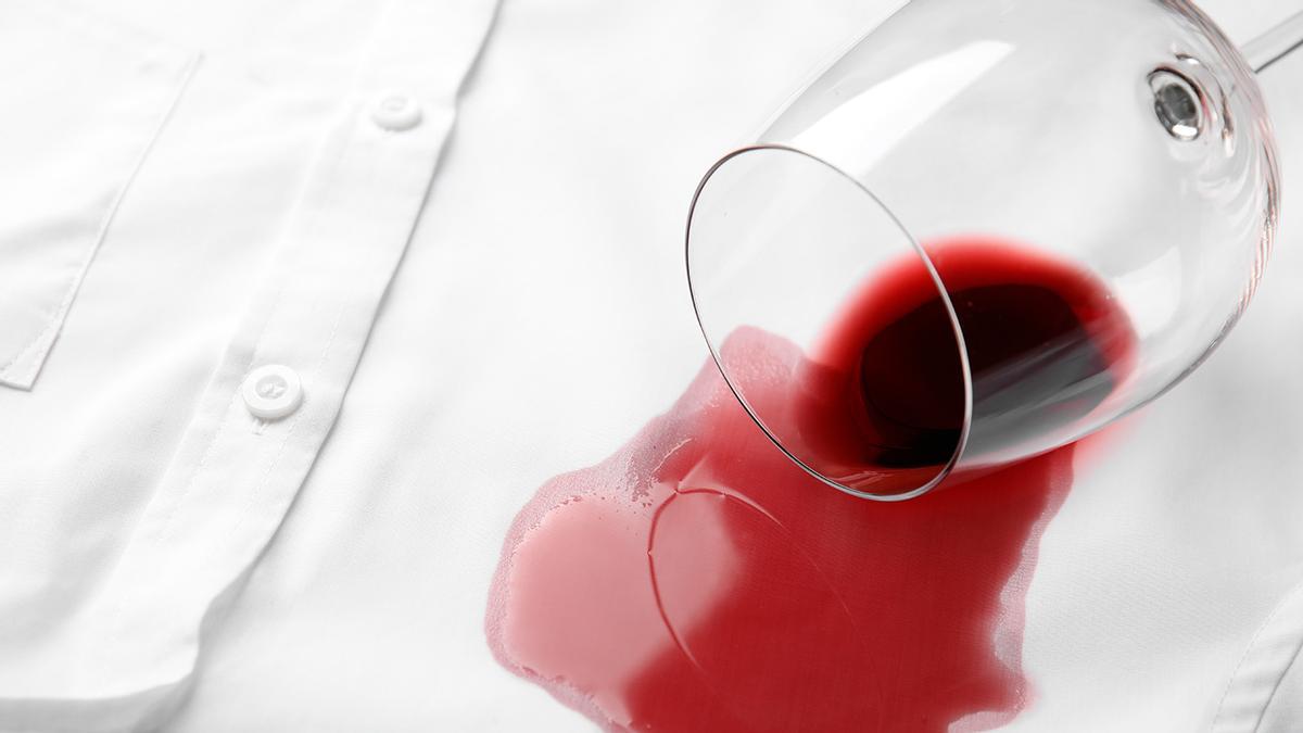 LIMPIAR MANCHA DE VINO | La bebida de Mercadona que borra las manchas de  vino de las camisas o pantalones