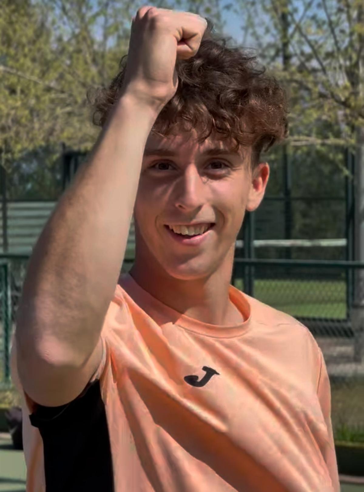 Sergi Fita celebra un triunfo en un partido.