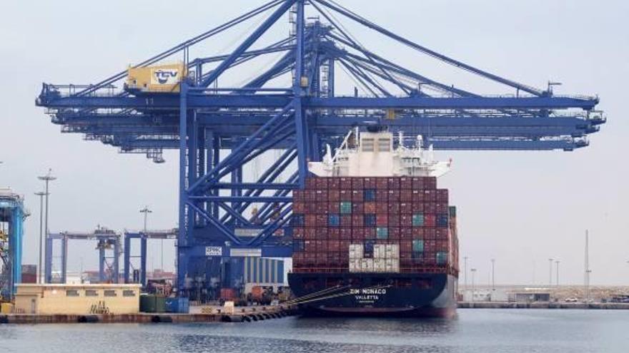 Las exportaciones valencianas crecen un 4% hasta abril y ya están otra vez por encima de la media