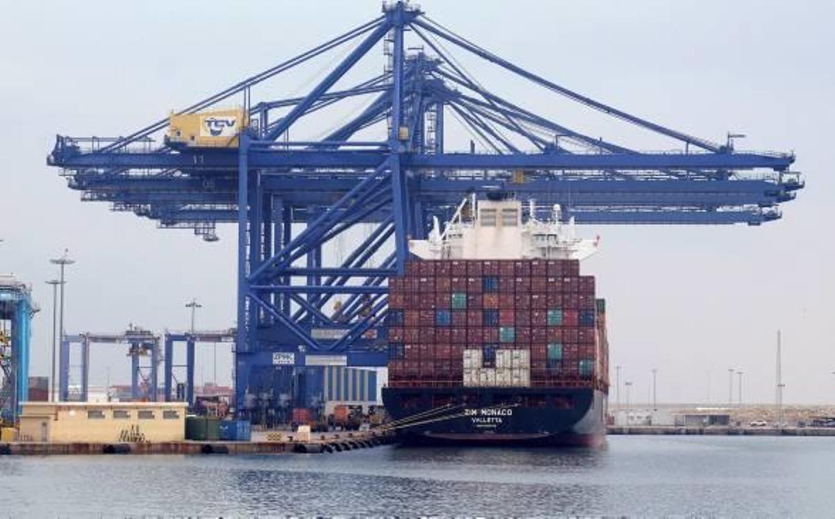 Las exportaciones valencianas crecen un 4% hasta abril y ya están otra vez por encima de la media