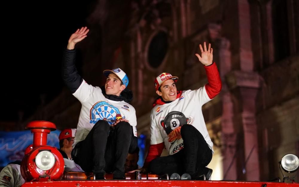 Fiesta de celebración en Cervera de Marc Márquez y su hermano Álex