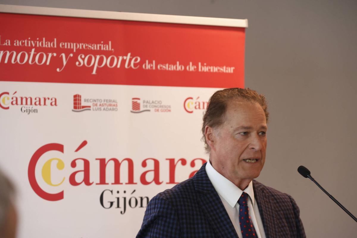 Inicio del plenario de la Cámara de Comercio de Gijón en donde se elegirá a Félix Baragaño como presidente.