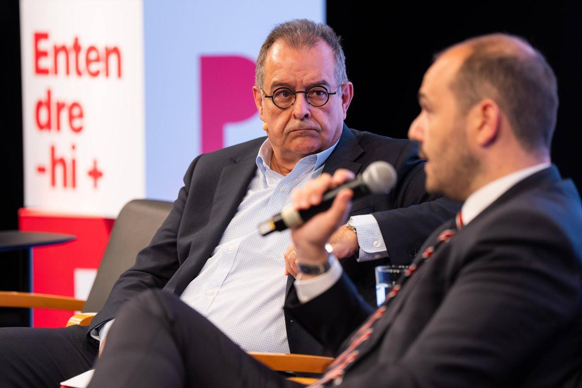 Diálogo entre Albert Sáez, director de EL PERIÓDICO, y Albert Dalmau, conseller de la Presidència de la Generalitat.