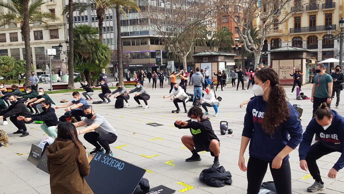 El deporte se ejercita en el centro de València para reclamar su reapertura