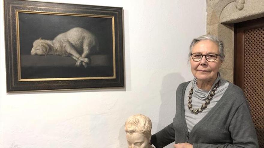 Charo Mirat expone en Cáceres 40 pinturas que han marcado su trayectoria