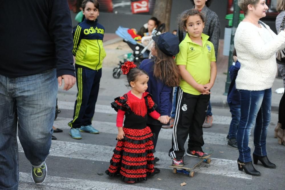 Vistabella saca su carnaval a las calles