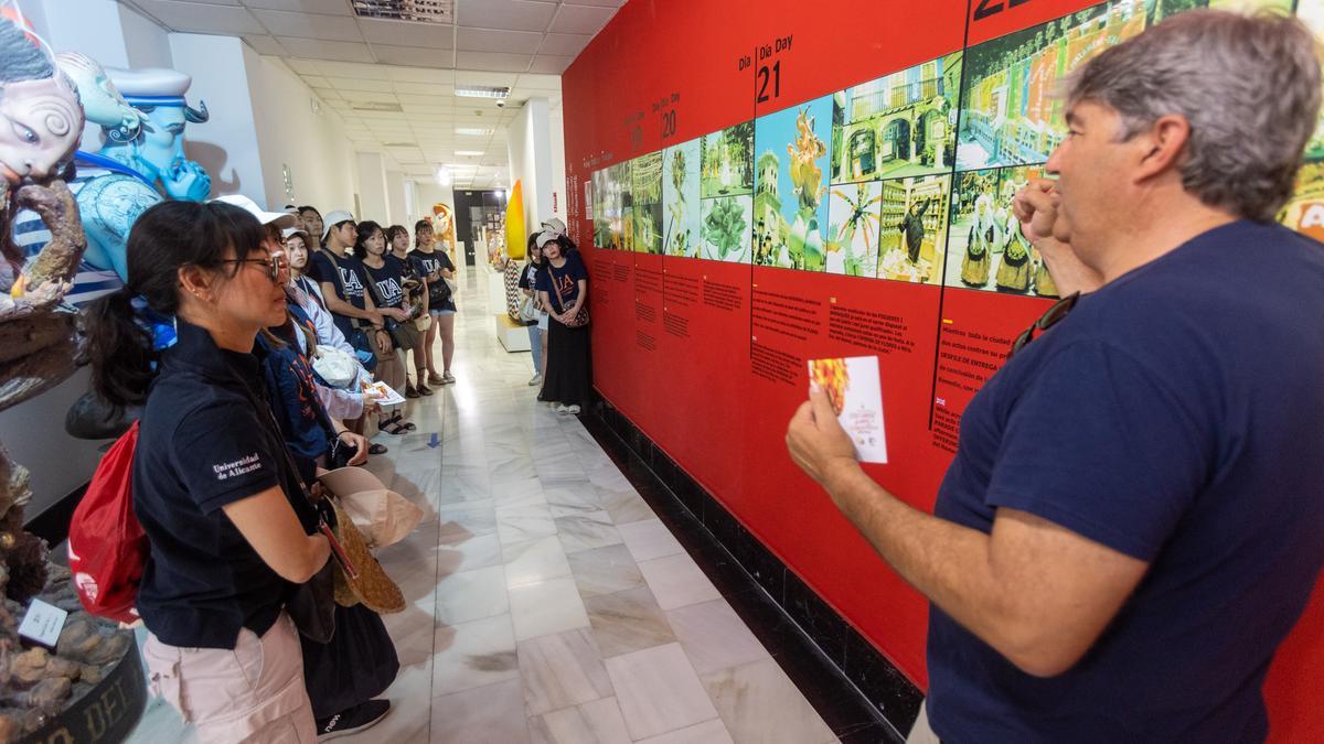 Estudiantes japoneses en la Casa de La Festa