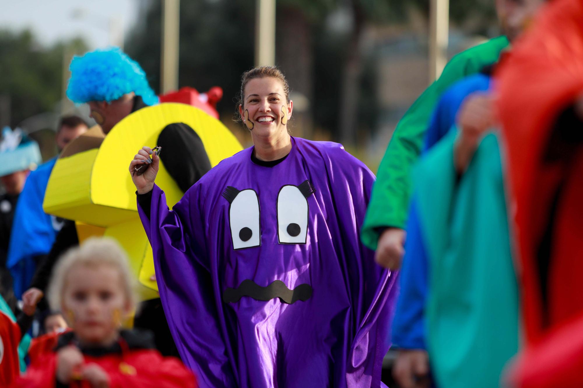 Todas las imágenes de la rúa de carnaval 2023 en Santa Eulària