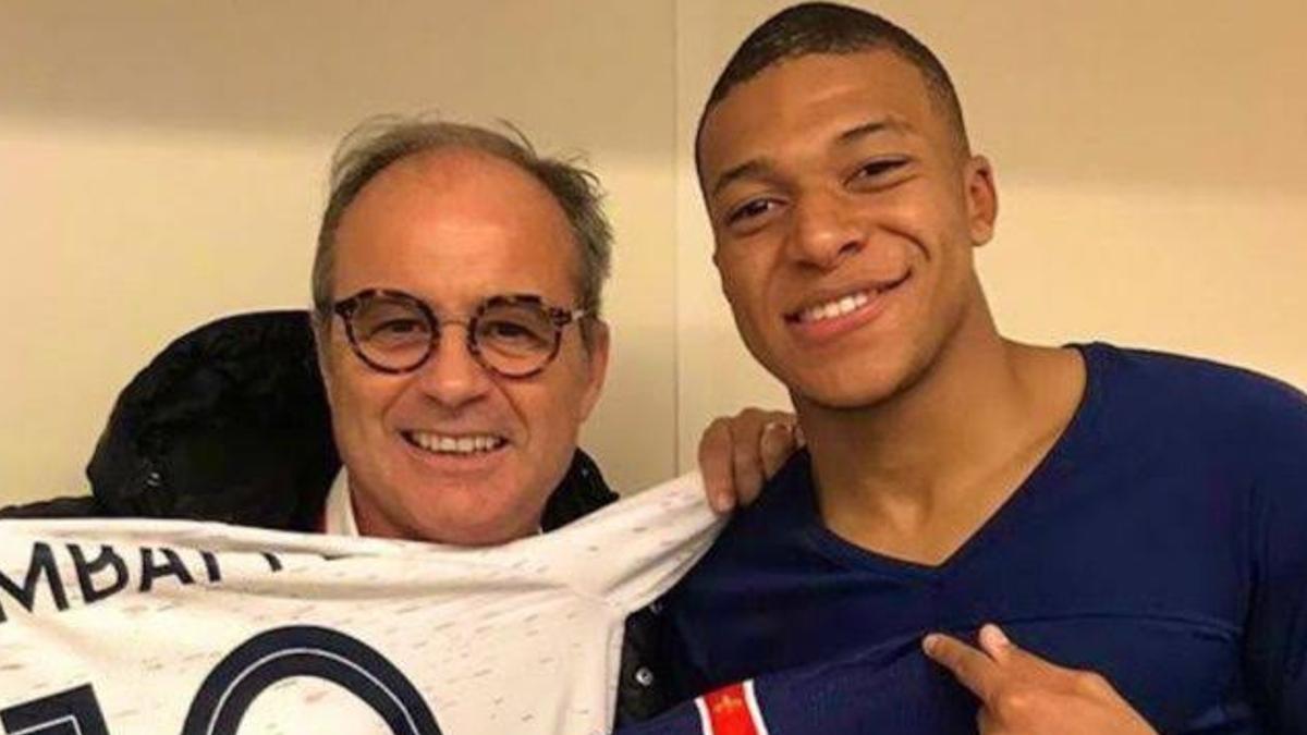 Luis Campos junto a Mbappé