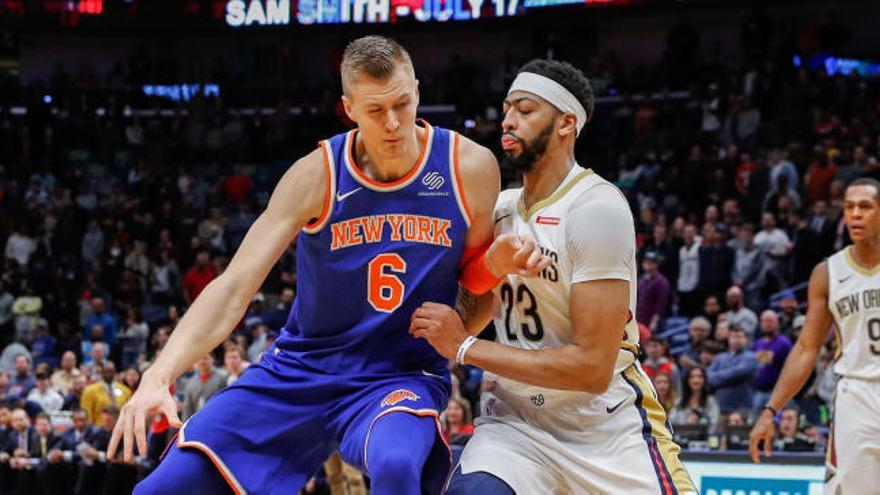 Kristaps Porzingis y Anthony Davis