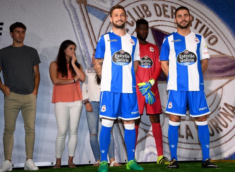 Presentación de los fichajes y la nueva equipación