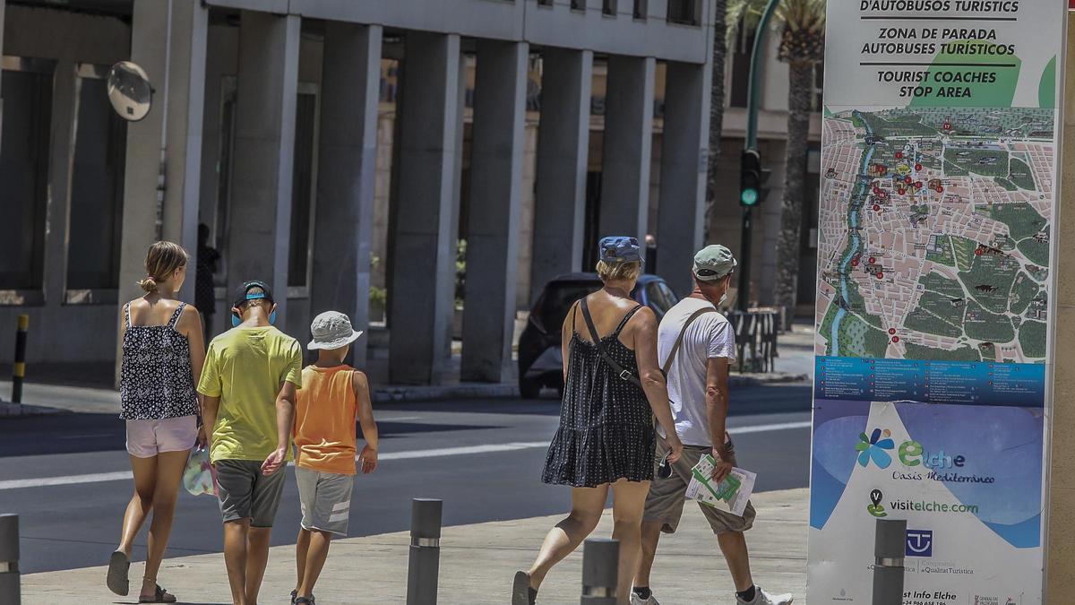 Turistas en Elche