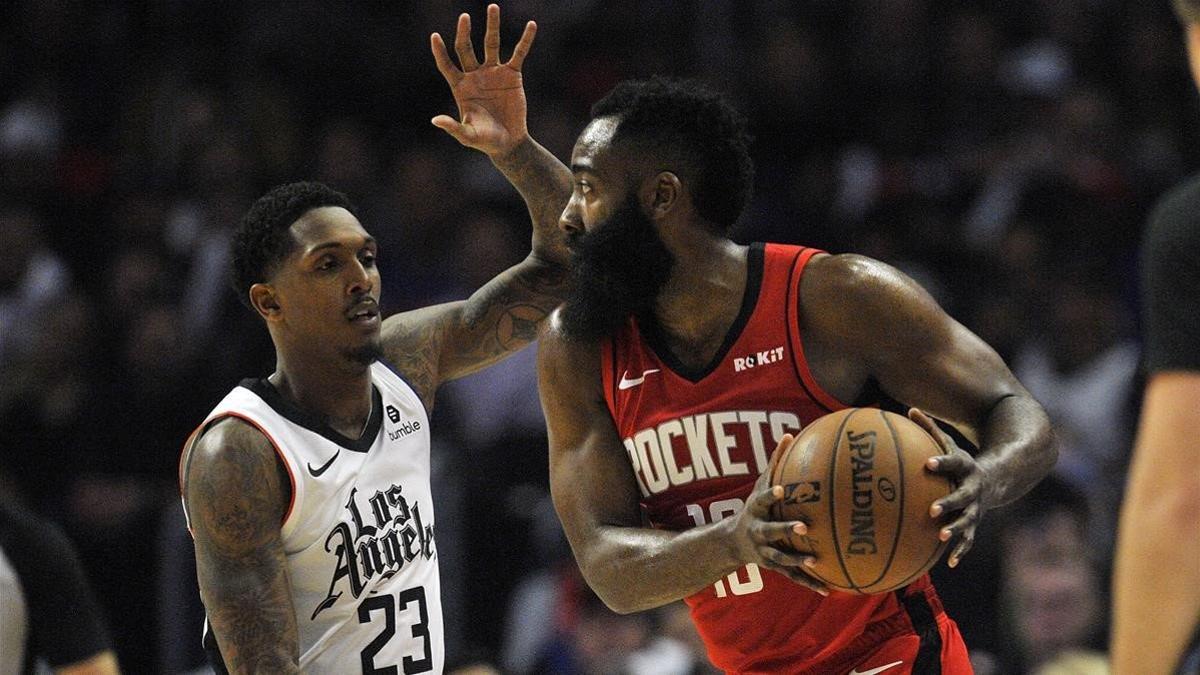 Harden, de los Rockets, ante los Clippers.