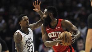 Harden, de los Rockets, ante los Clippers.