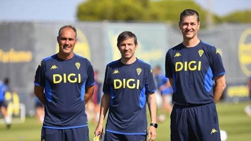 El Cádiz despide a dos exjugadores del Real Zaragoza de golpe