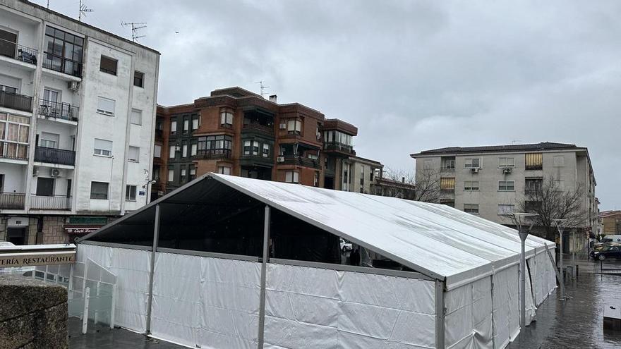 El Ayuntamiento de Coria aprueba el alquiler de carpas para eventos y garantiza seguridad y calidad a vecinos y visitantes