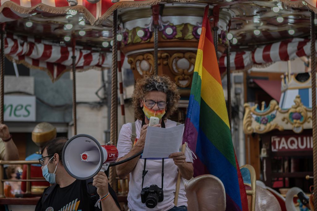 Concentración en Cartagena para pedir justicia por el asesinato homófobo cometido en Galicia