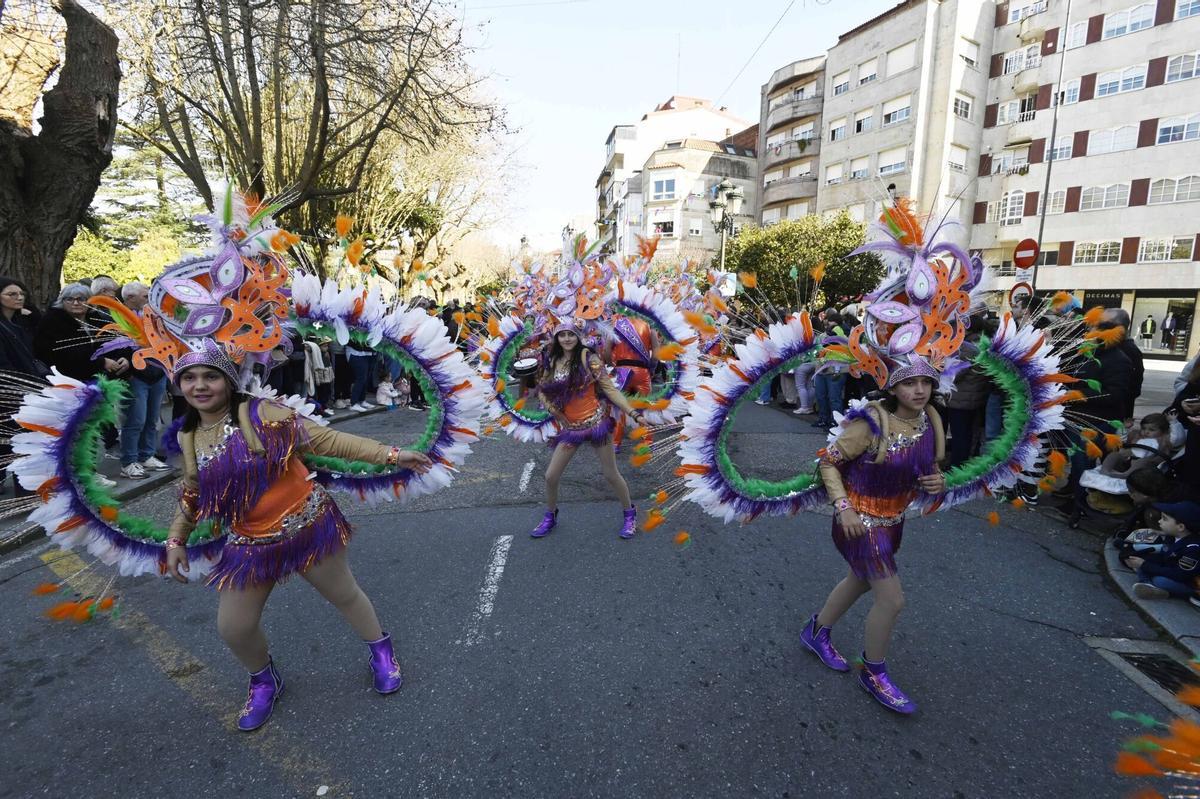 Las comparsas desfilaron ayer por las principales calles del centro urbano