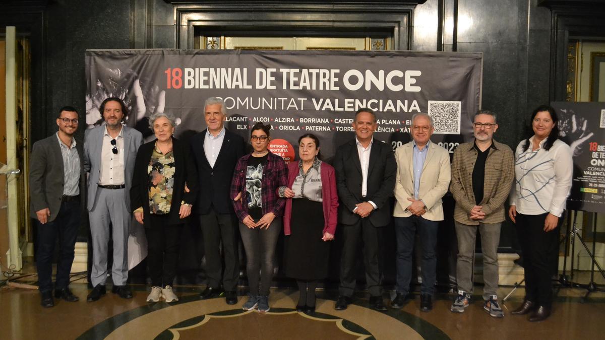 En aquesta ocasió, hi participen deu companyies de teatre promocionades per l’ONCE i integrades majoritàriament per actors i actrius cecs o amb discapacitat visual greu.