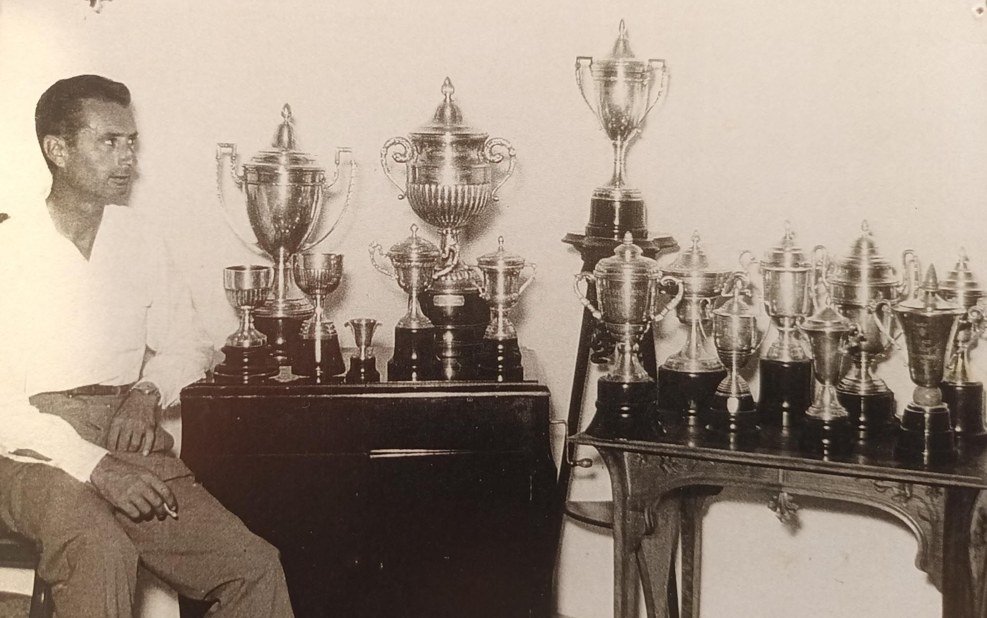 Trofeos, primeros años del club.