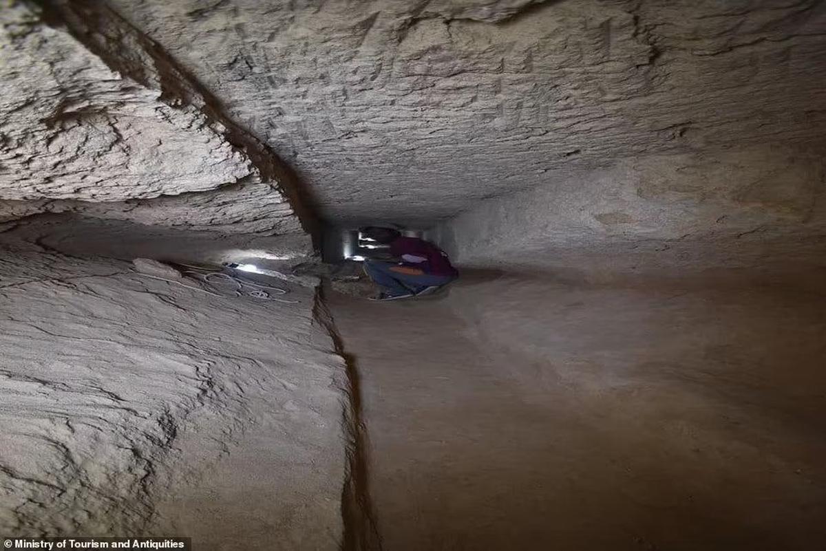 Una de las partes más angostas del túnel de Taposiris Magna