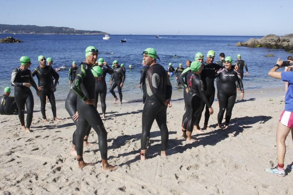 El estado del mar complica la travesía a nado entre Udra y Pescadoira