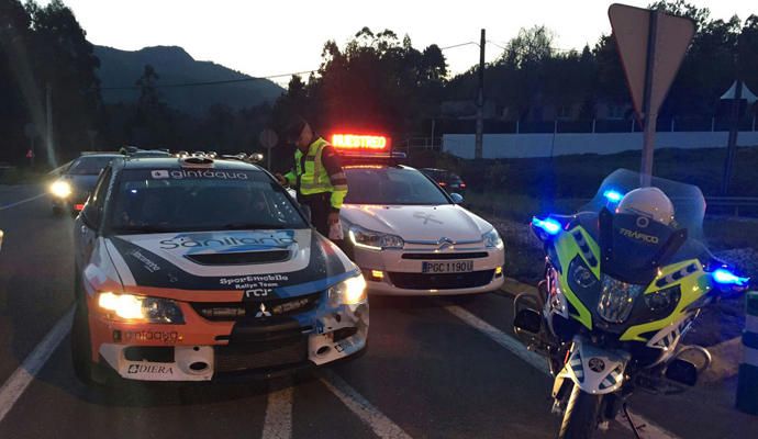 Controles de la Guardia Civil en el Rally A Coruña