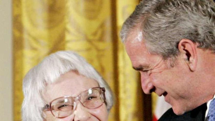 Harper Lee, con el presidente Bush, en 2007.