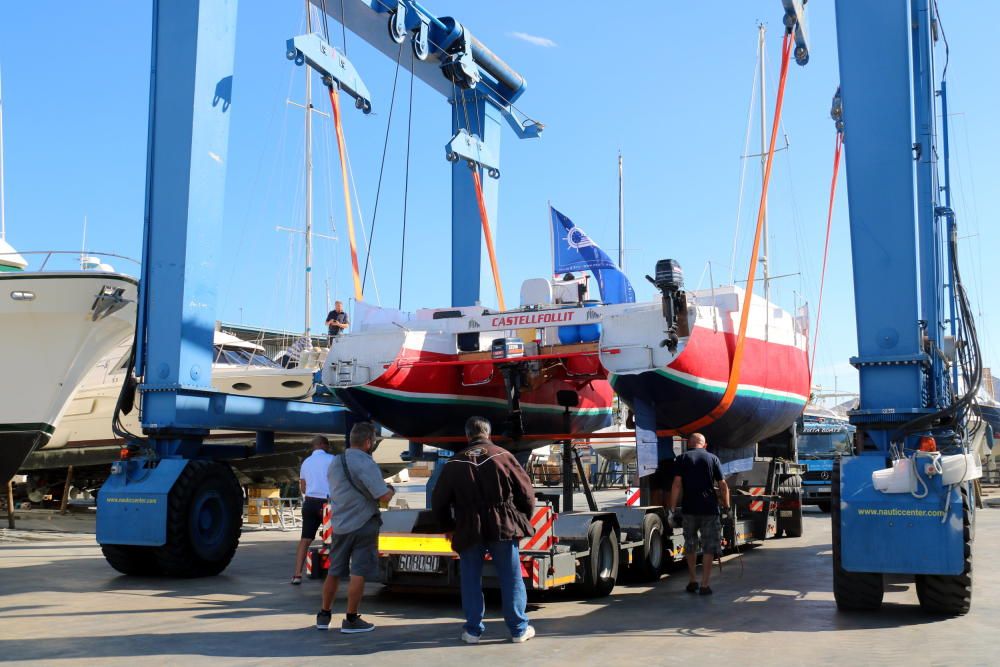 El catamarà comença a navegar a Roses