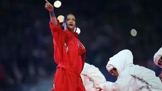 Rihanna conquista la Super Bowl con trece minutos de pop electrizante