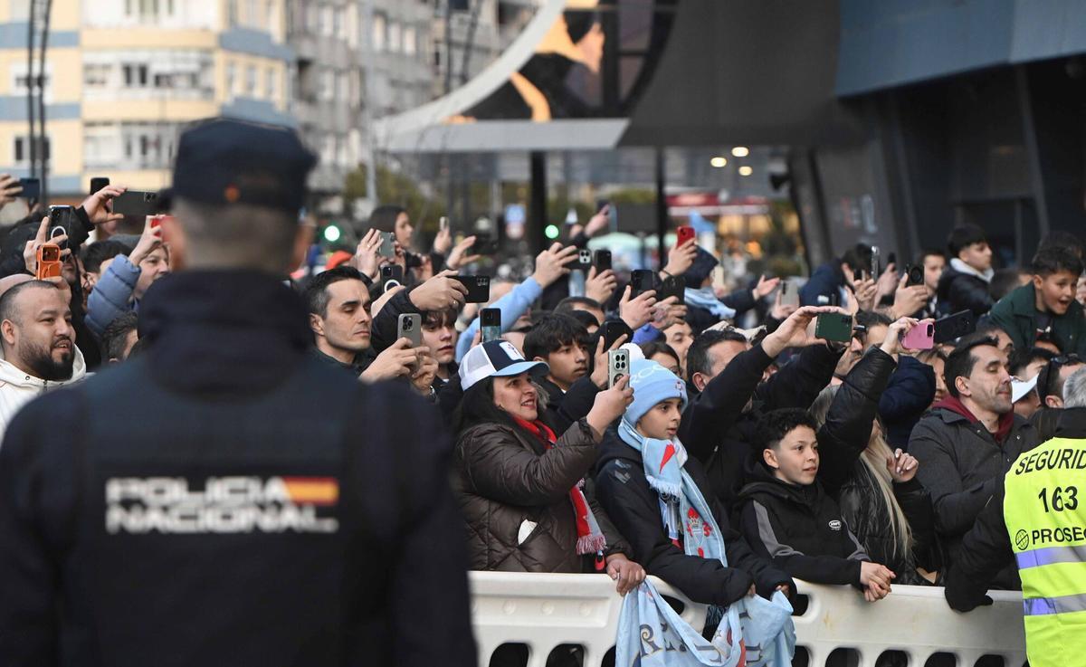 Dispositivo de la Policía Nacional en un partido de riesgo en Balaídos, el que enfrentó al Celta y al Real Madrid